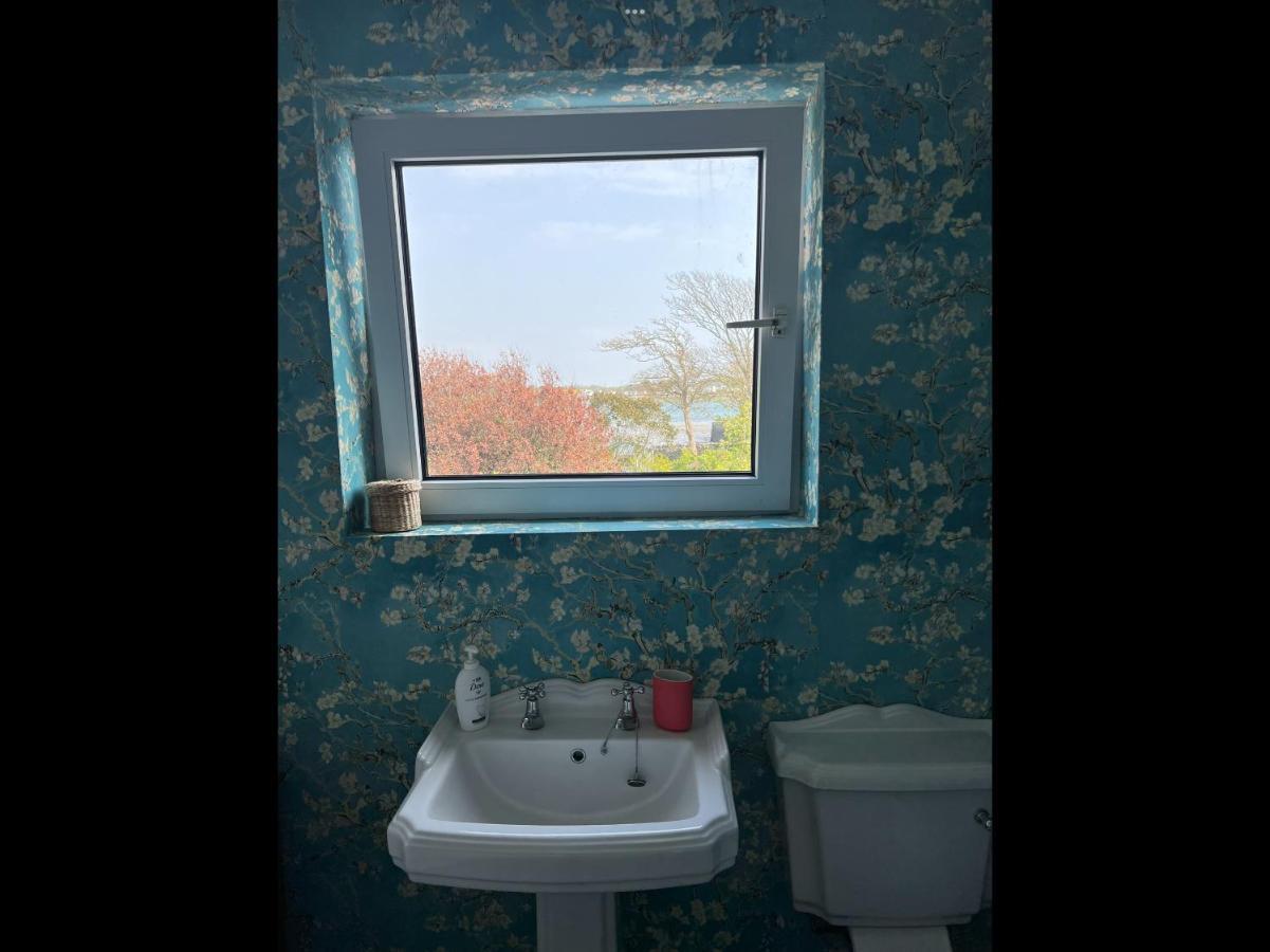 Unique Townhouse With Large Garden Down To The Sea Villa Killough Exterior foto