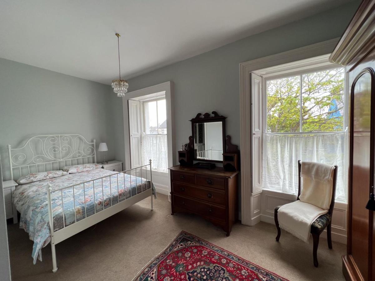 Unique Townhouse With Large Garden Down To The Sea Villa Killough Exterior foto